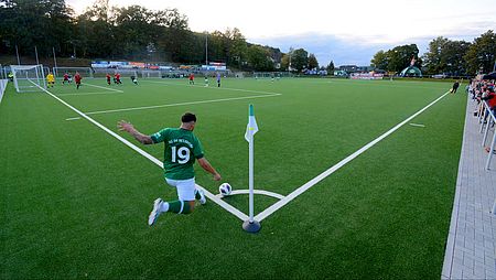 Einweihung des neuen Rasen im Stadion am Brühl