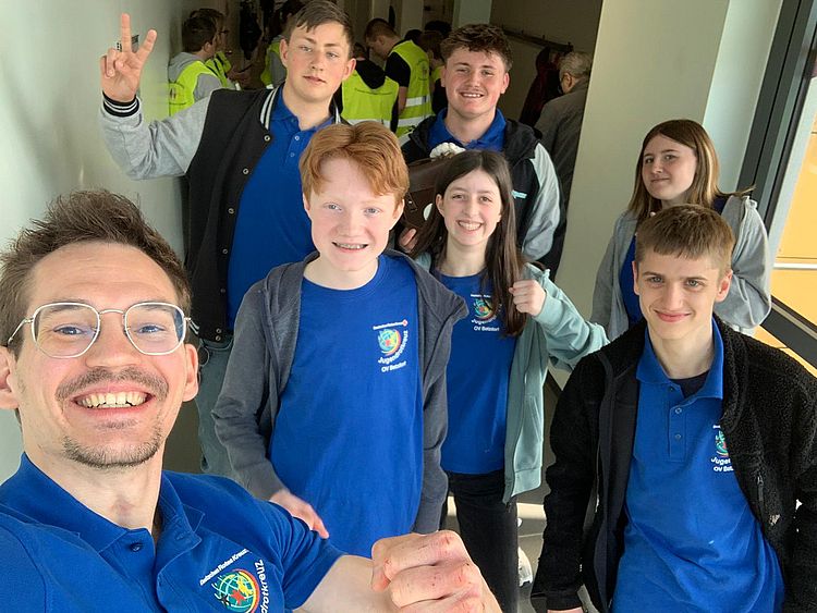 Teambild JRK Mitglieder DRK-Ortsverein Betzdorf beim JRK-Kreiswettbewerb