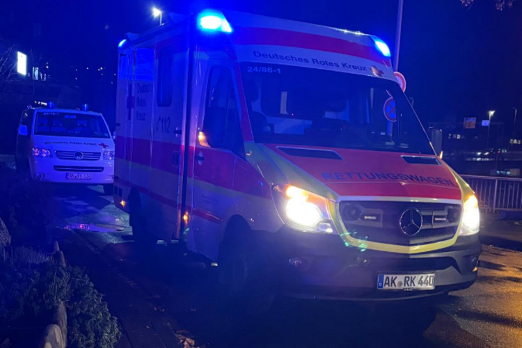 Abgebildet sind unser RTW 24/86-1 und MTW 24/19-1, alarmiert zu einen Kellerbrand in einem Mehrfamilienhaus in der Innenstadt von Betzdorf.