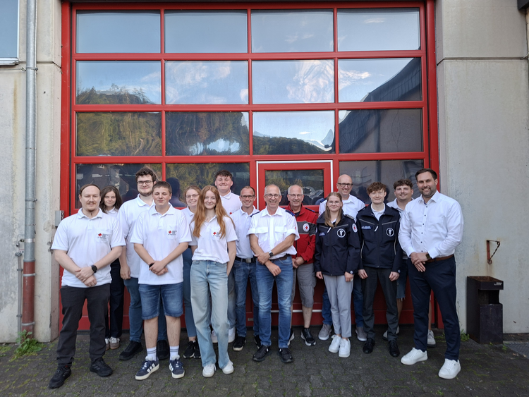 Gruppenfoto der Teilnehmenden der Mitgliederversammlung. (Foto: DRK)