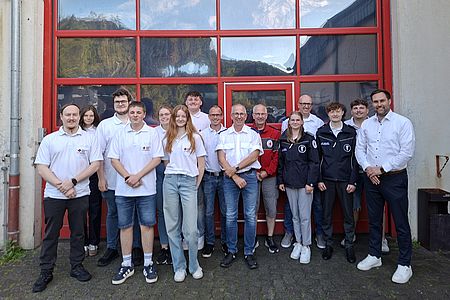 Gruppenfoto_Mitgliederversammlung_17.06.2026 Gruppenfoto der Teilnehmenden der Mitgliederversammlung. (Foto: DRK)