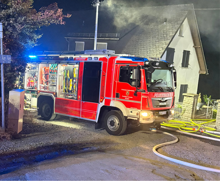 Einsatzfahrzeug der Feuerwehr bei dem Einsatz vom 15.08.2026.