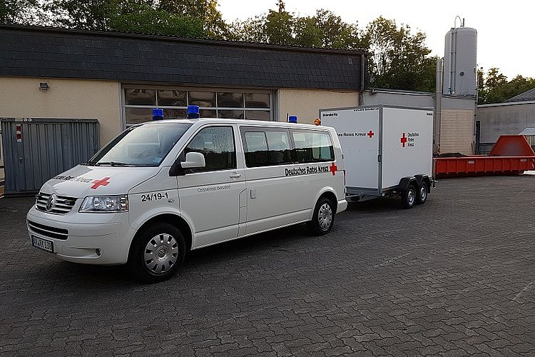 MTW mit Einsatzanhänger, (Foto: DRK)