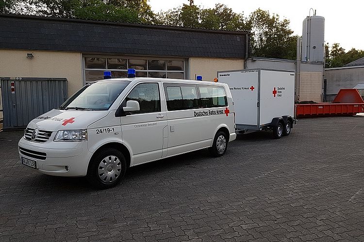 MTW mit Einsatzanhänger, (Foto: DRK)