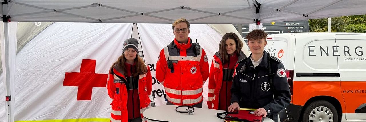 Am Wochenende waren wir von der Bereitschaft Betzdorf wieder beim Barbarafest in Betzdorf dabei. Abgebildet ist der Stand des Ortsverein Betzdorf