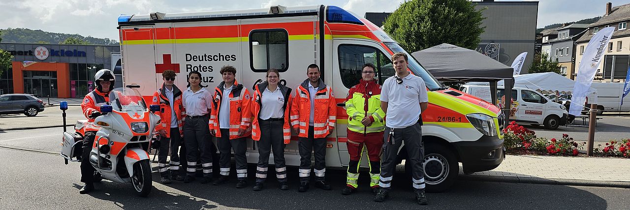 Gruppenfoto Helfer Team Sanitätsdienst Sigtal Pur 2024
