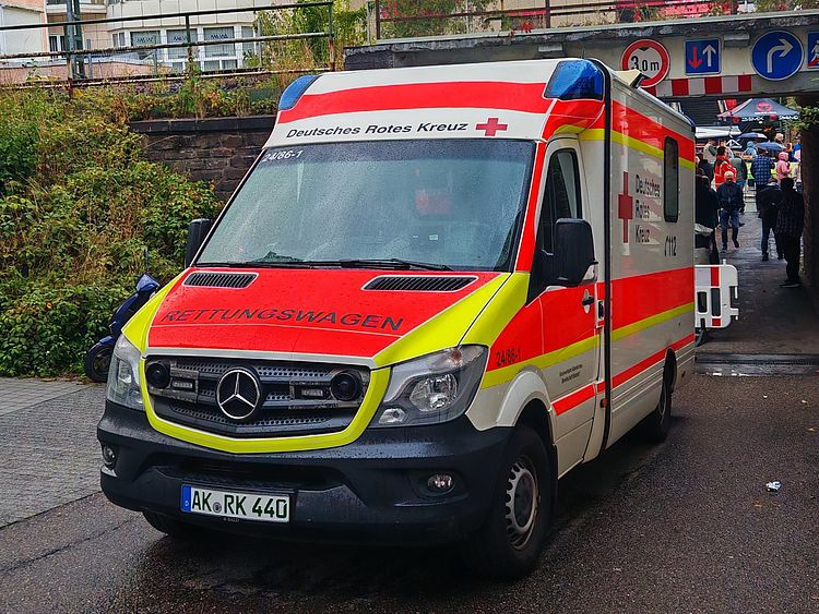 Abgebildet ist der Betzdorfer RTW, während des Sanitätsdienstes zur Betzdorfer City Night