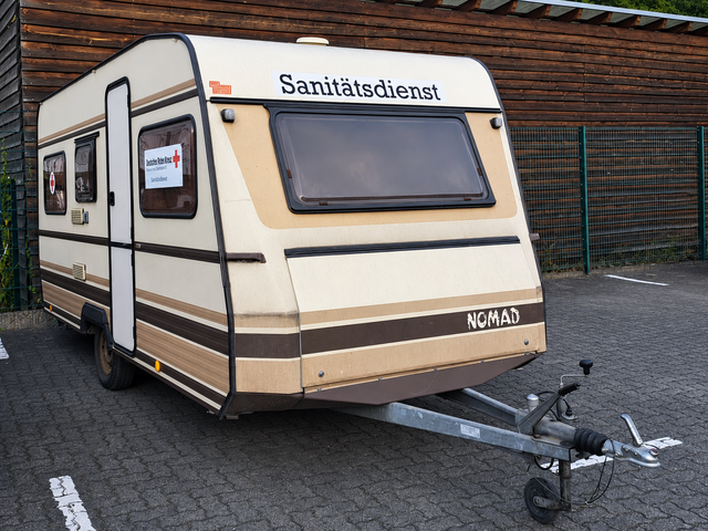 Dreiviertelansicht des DRK-Einsatwohnwagens, Aufnahme 2026