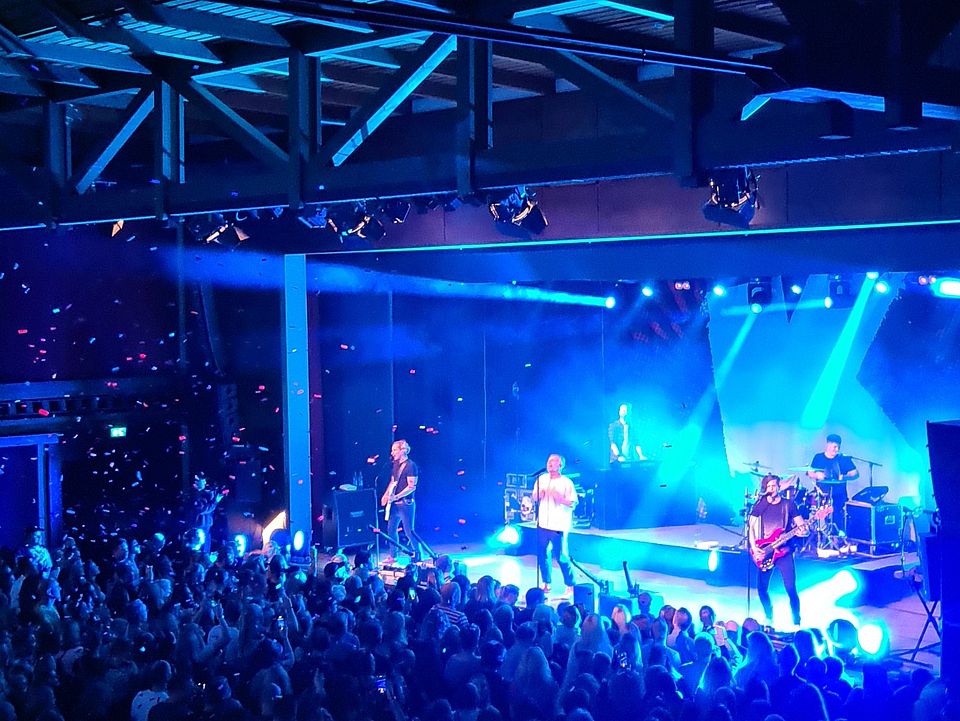 Foto des Kasalla Konzert am 31.10.2024 in der Stadthalle Betzdorf. 