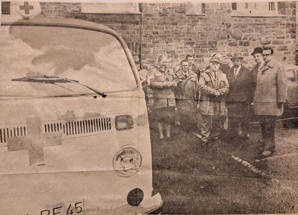 Übergabe neuer Kombiwagen an DRK-Bereitschaft Betzdorf_Bürgermeister Wilhelm Neuß, DRK-Kreisgeschäftsführer Franz Solbach_1940